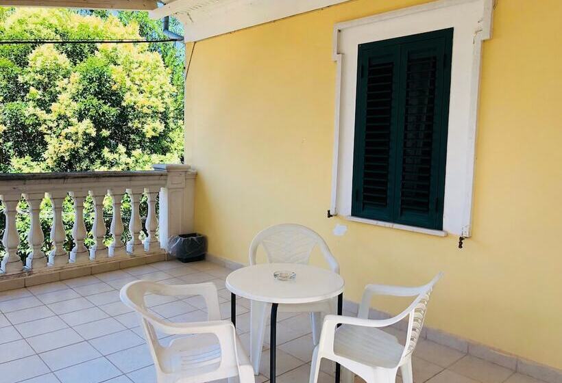 مبيت وإفطار Villa Berghella