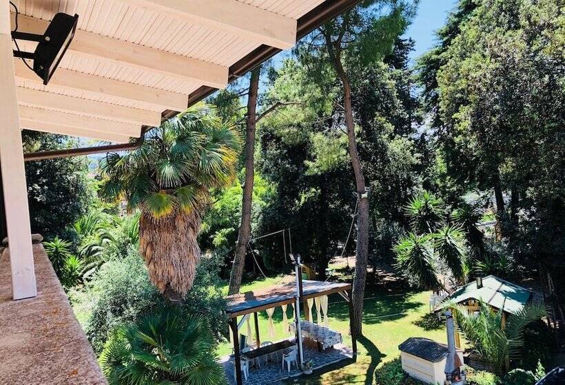 مبيت وإفطار Villa Berghella