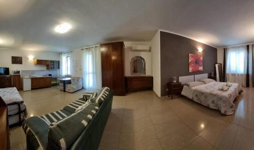 تختخواب و صبحانه Villa Naclerio