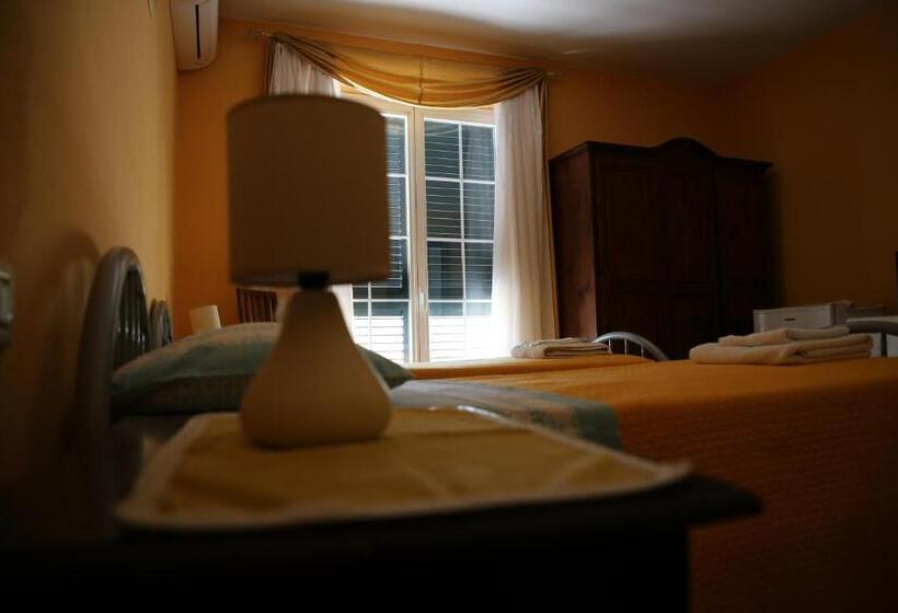 تختخواب و صبحانه Villa Naclerio