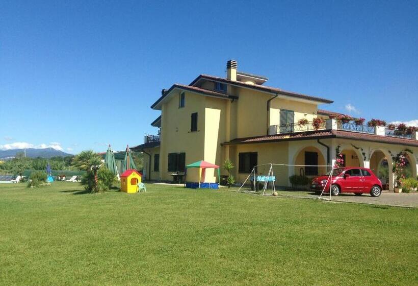 تختخواب و صبحانه Villa Naclerio