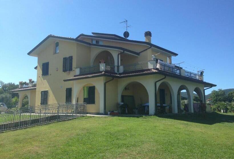 تختخواب و صبحانه Villa Naclerio