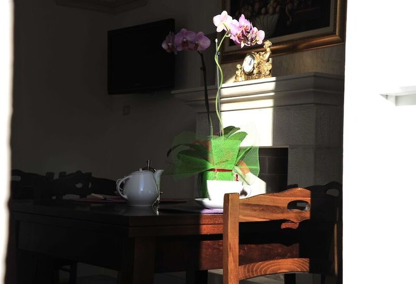 مبيت وإفطار Villa Stajano