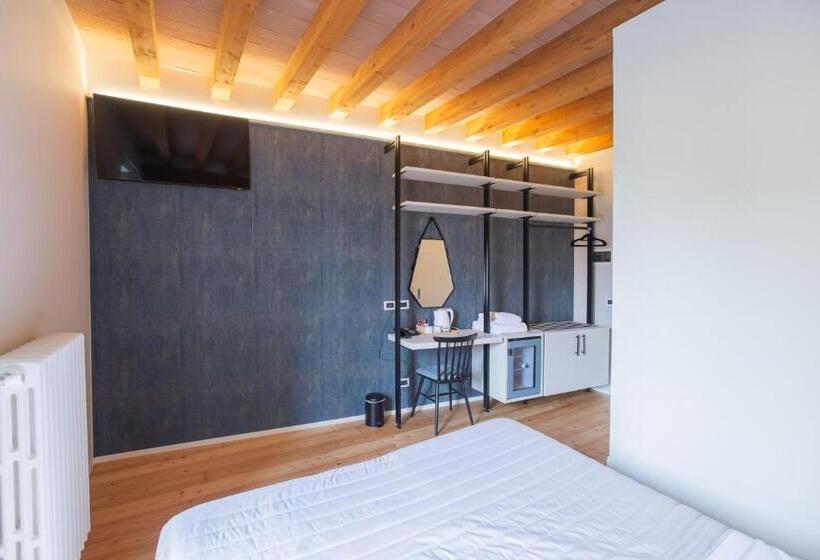 Отель Albergo Del Sole