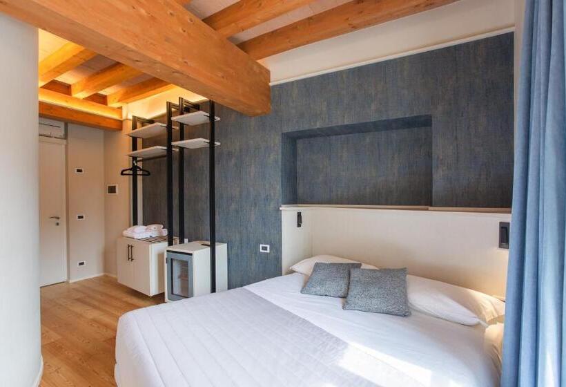 Отель Albergo Del Sole