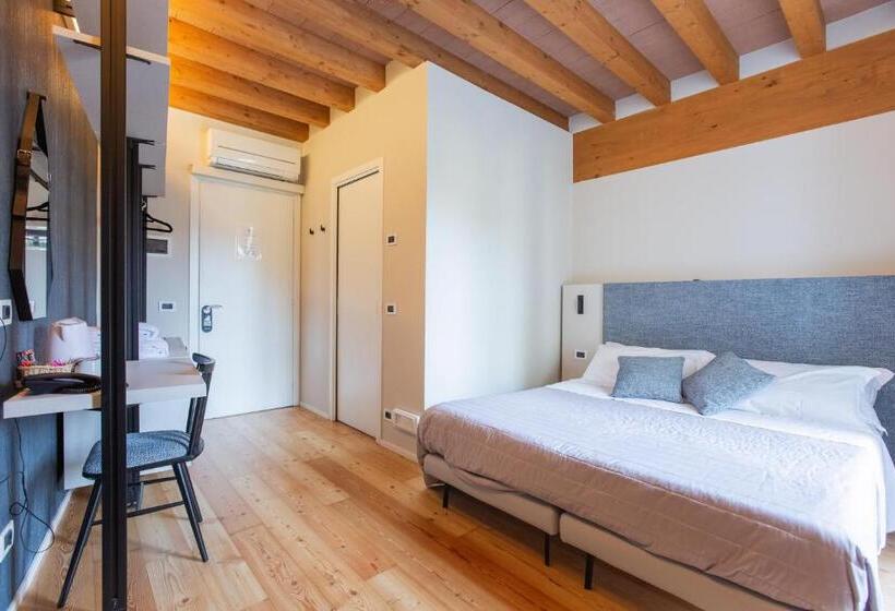 Отель Albergo Del Sole