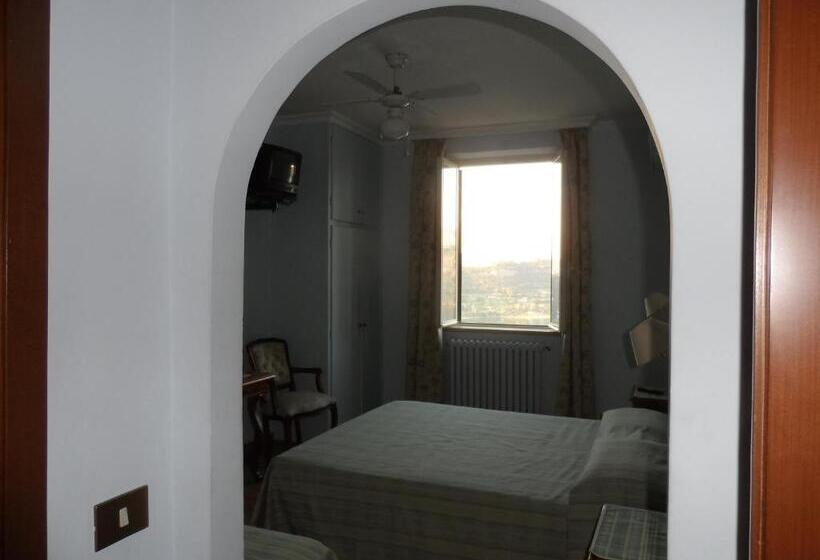 فندق Albergo Lucia Pagnanelli