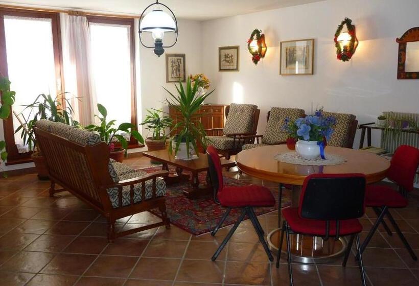 ホテル Albergo Nuoitas