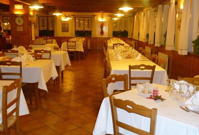 ホテル Albergo Nuoitas