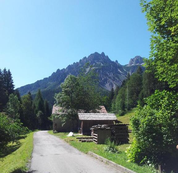 ホテル Albergo Nuoitas