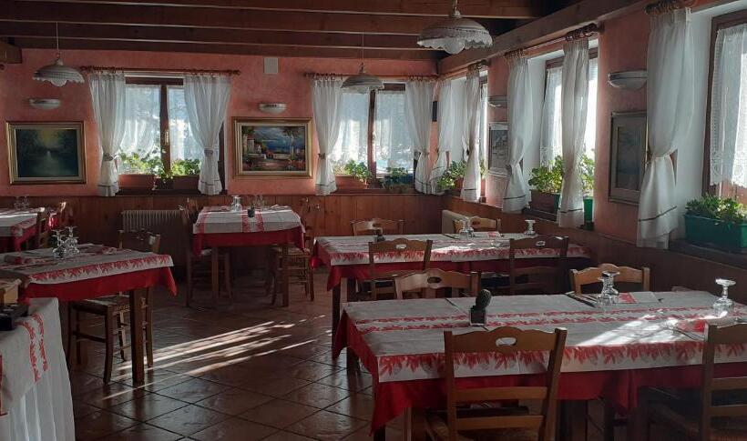 ホテル Albergo Nuoitas