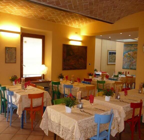 בית מלון כפרי Albergo Ristorante Corsini