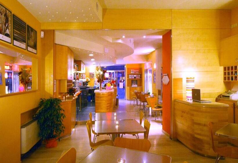 בית מלון כפרי Albergo Ristorante Corsini