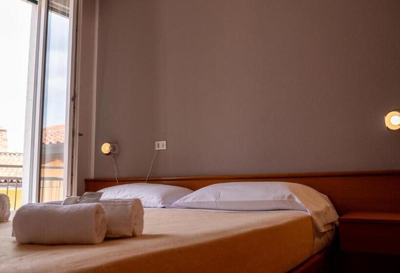 هتل Albergo Tecla