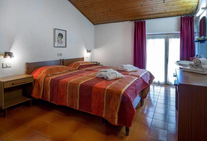 هتل Albergo Villa Mimosa