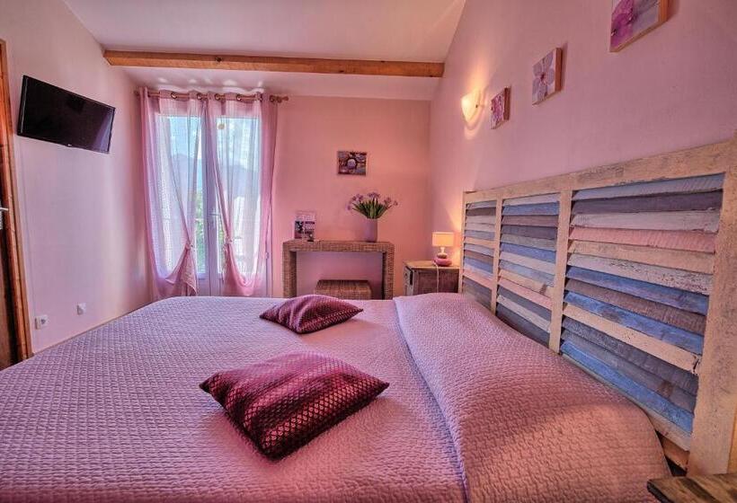 Отель Auberge Lustincone