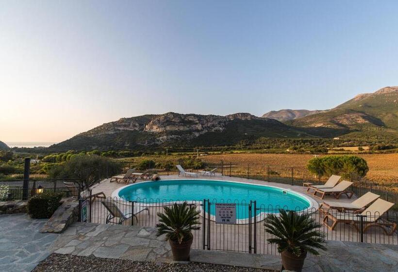 Отель Auberge Lustincone