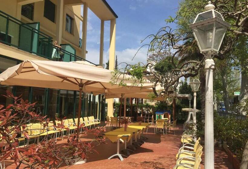 酒店 Gadames   Lunch On The Beach