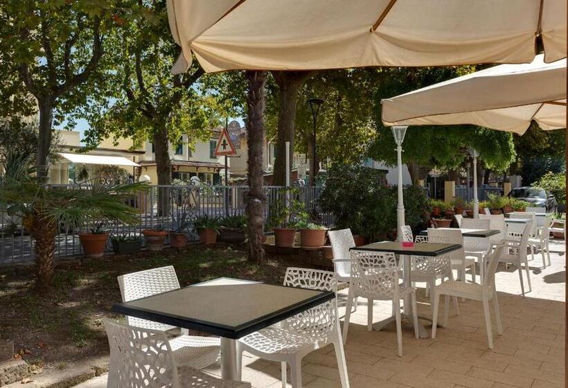 酒店 Gadames   Lunch On The Beach