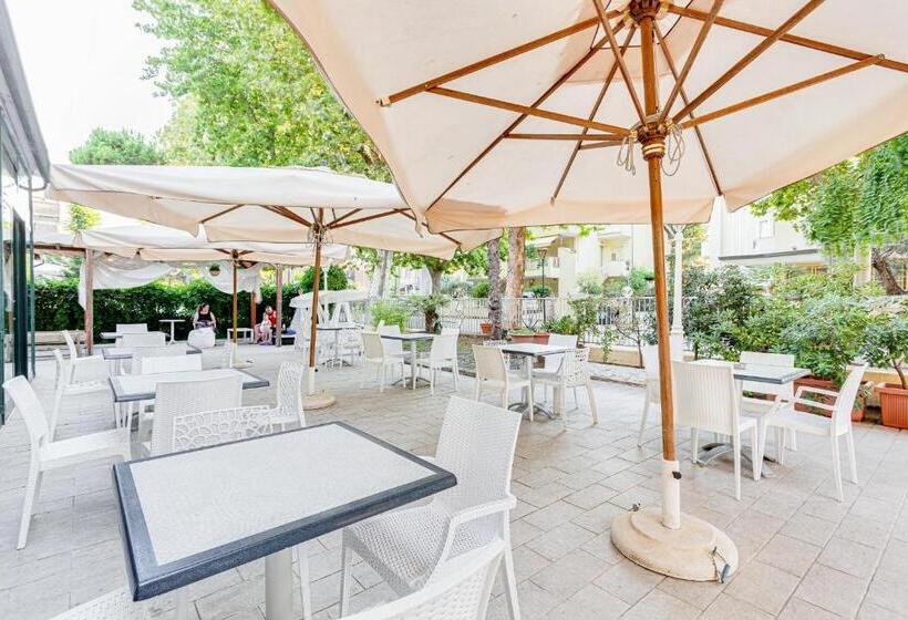 酒店 Gadames   Lunch On The Beach