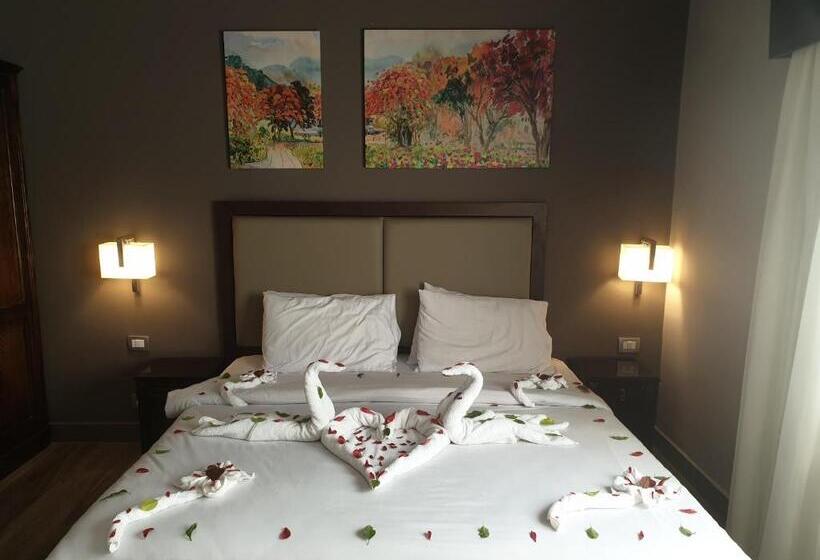 Hotelli Green Plaza Inn    Business &families Only