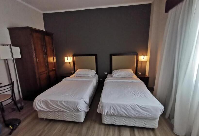 Hotelli Green Plaza Inn    Business &families Only