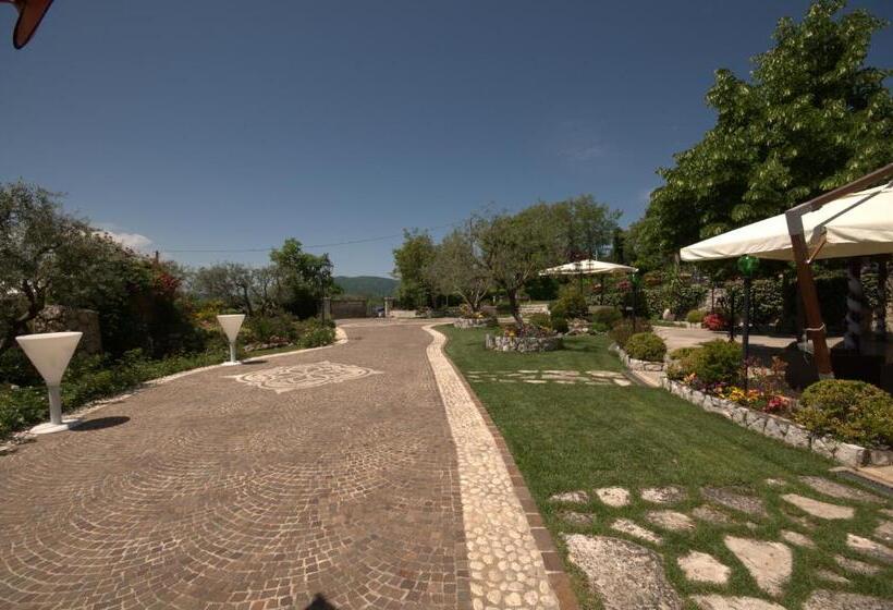 בית מלון כפרי La Grotte