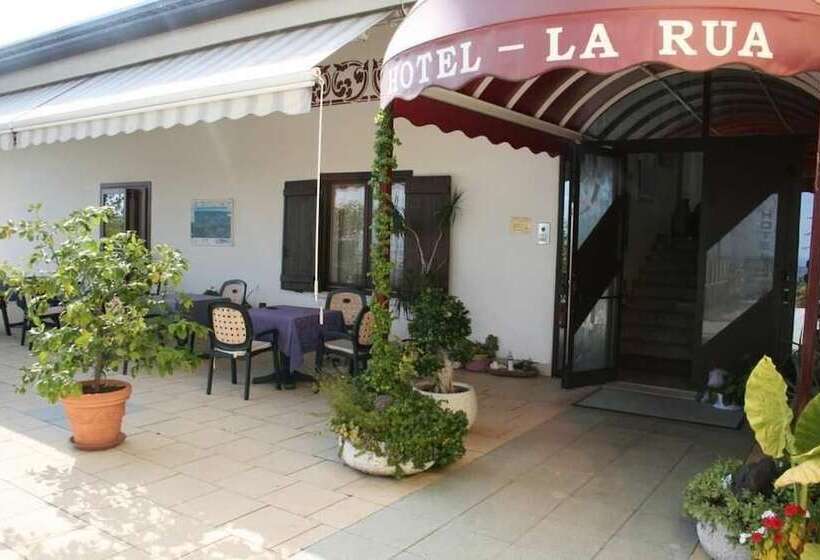 בית מלון כפרי Ristorante La Rua
