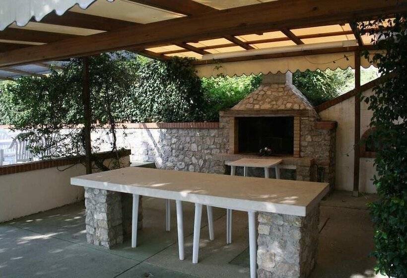 בית מלון כפרי Ristorante La Rua