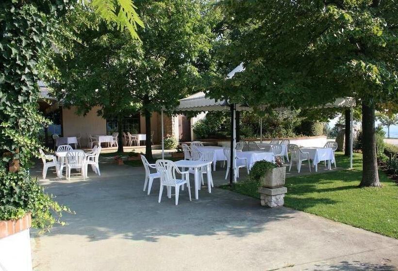 בית מלון כפרי Ristorante La Rua