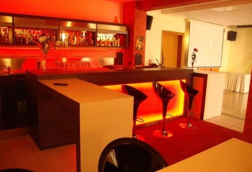 בית מלון כפרי Ristorante La Rua