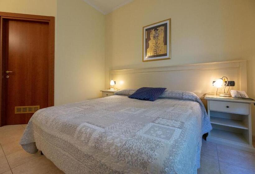 Отель Mediterraneo