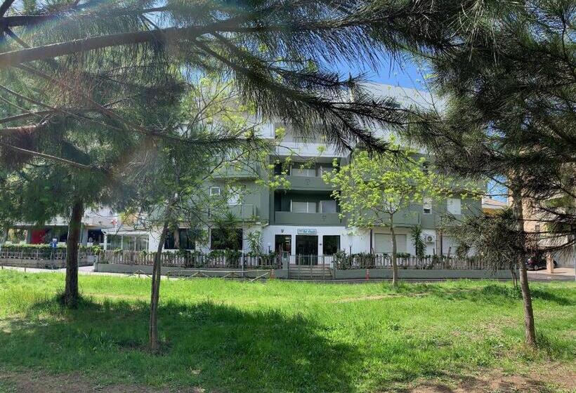 בית מלון כפרי Nel Pineto