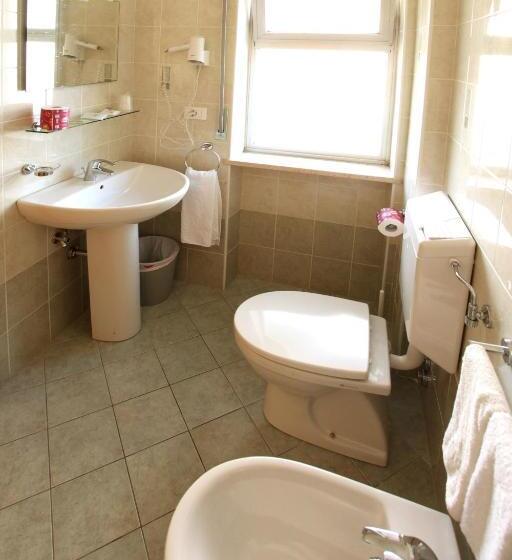 בית מלון כפרי Nel Pineto