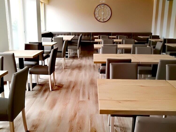 בית מלון כפרי Paganella