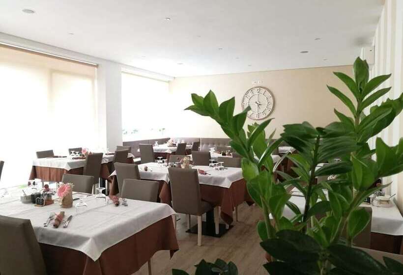 בית מלון כפרי Paganella