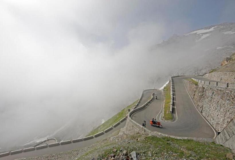 בית מלון כפרי Pension & Residence Astoria