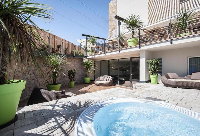 בית מלון כפרי Pfeiss