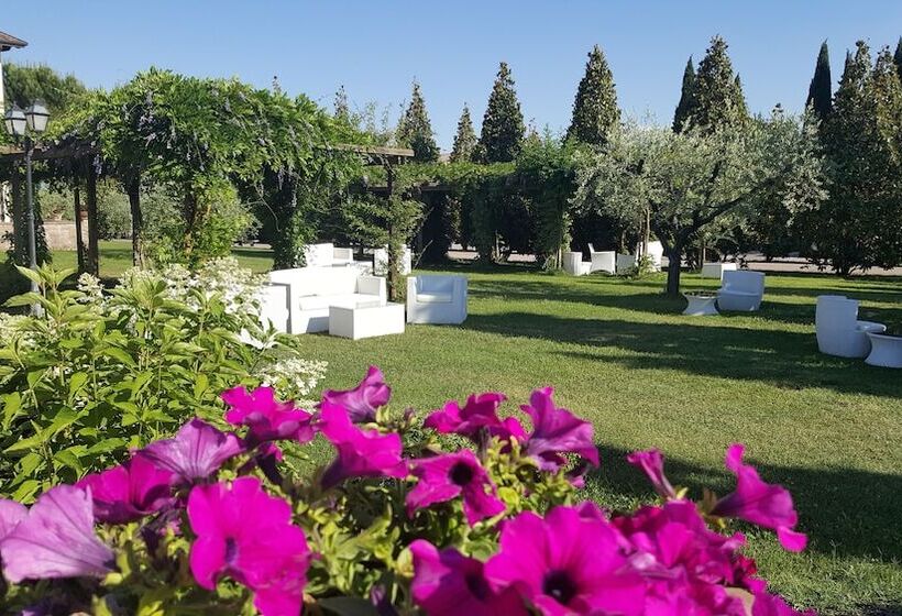 فندق Relais Madonna Di Campagna