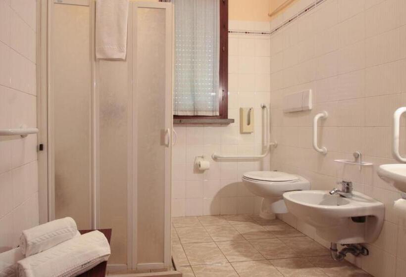 ホテル Rose & Crown