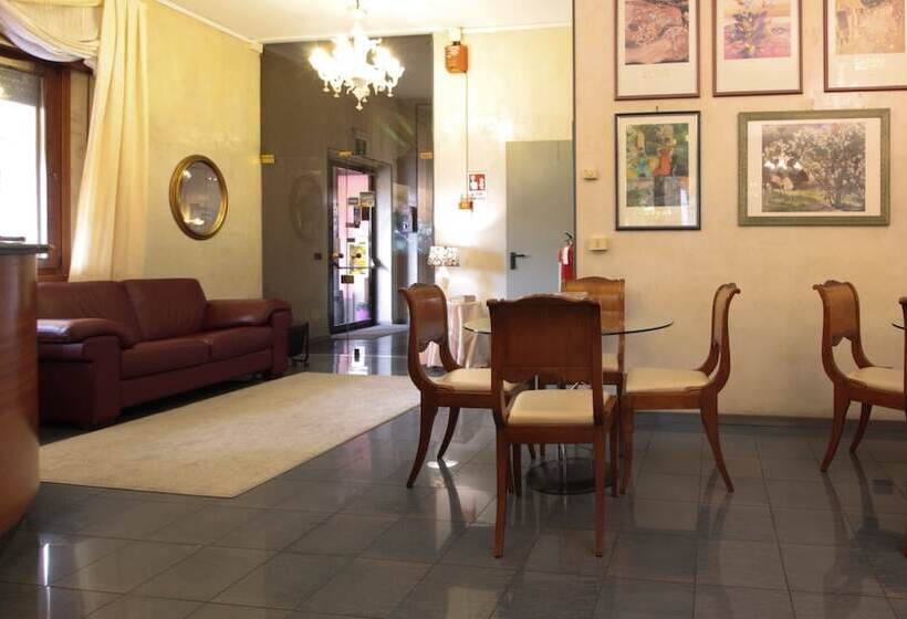 ホテル Rose & Crown