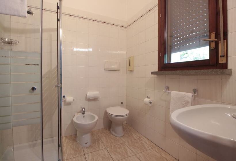 ホテル Rose & Crown