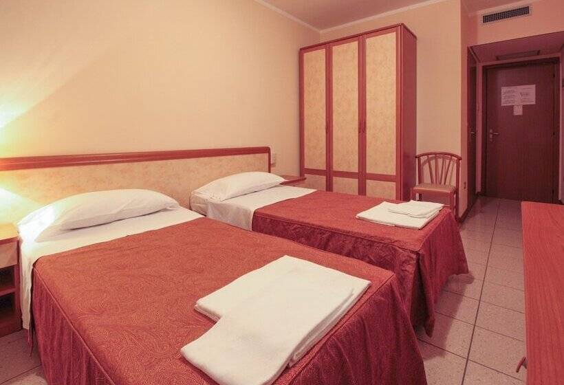 ホテル Rose & Crown