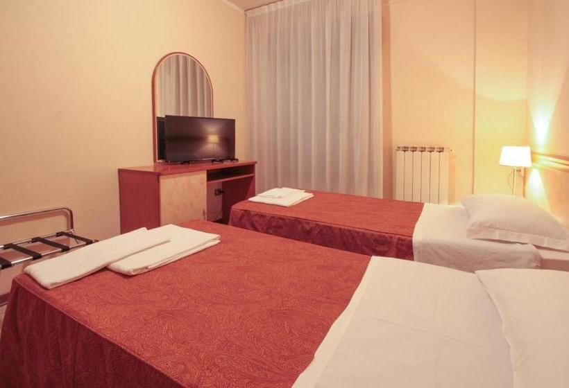 ホテル Rose & Crown