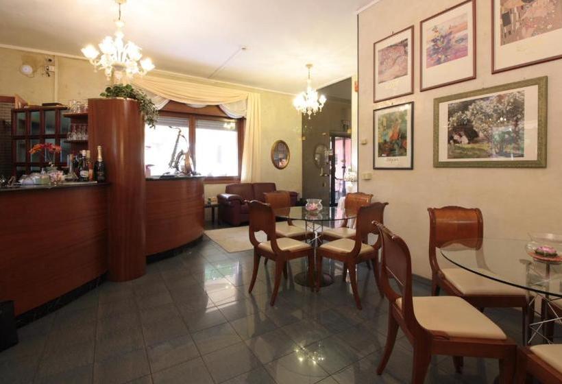 ホテル Rose & Crown