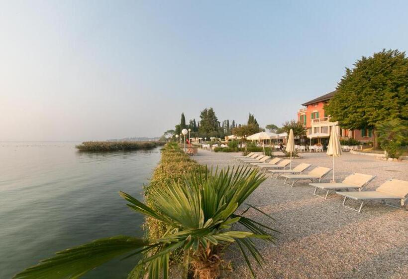 هتل Villa Pioppi