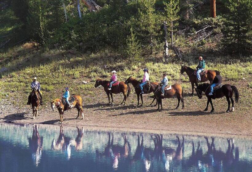 منتجع Parade Rest Ranch