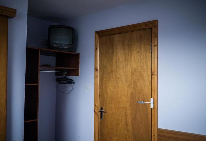 مبيت وإفطار The Dingle Pub Rooms