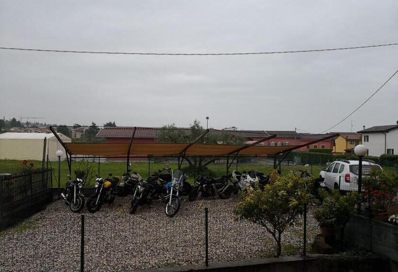 مبيت وإفطار Alessio Camere