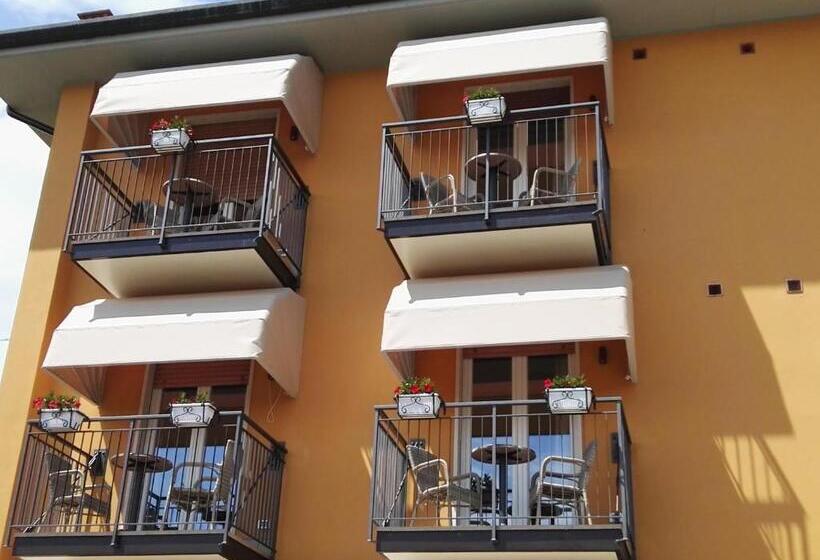 مبيت وإفطار Alessio Camere